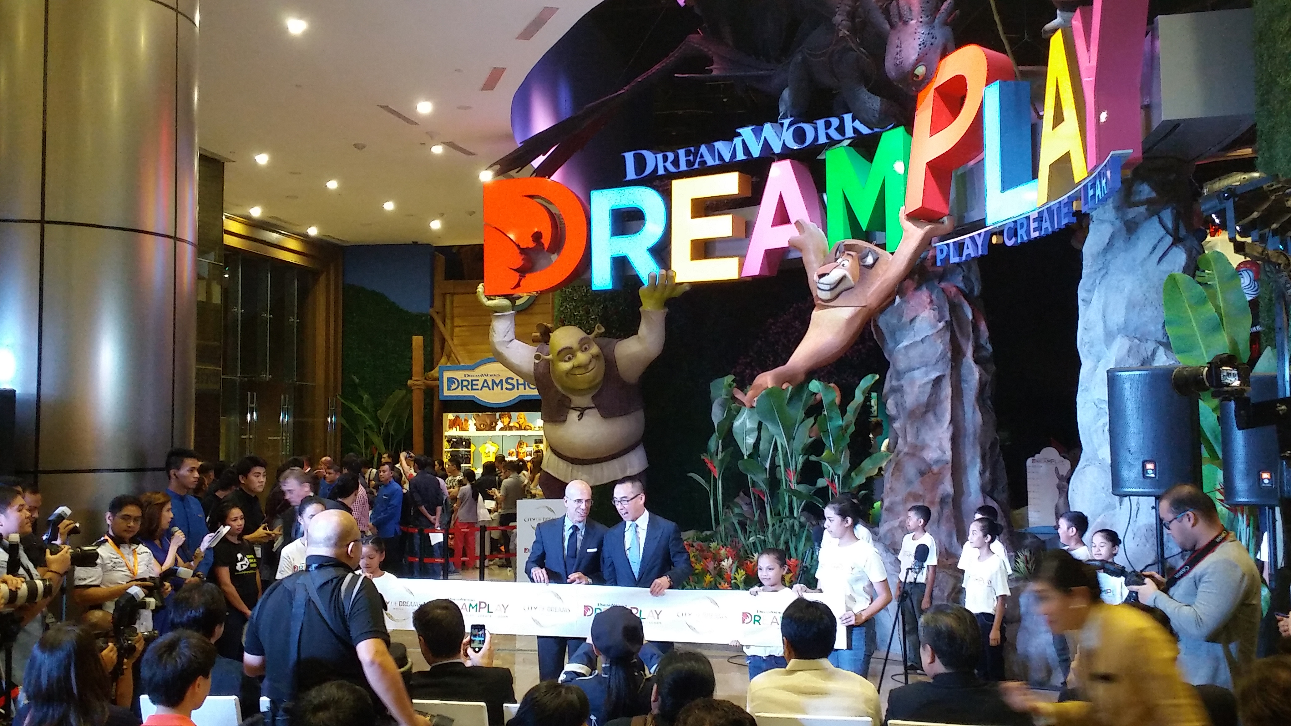 world-s-first-dreamworks-indoor-play-center-is-in-philippines-abs-cbn-news