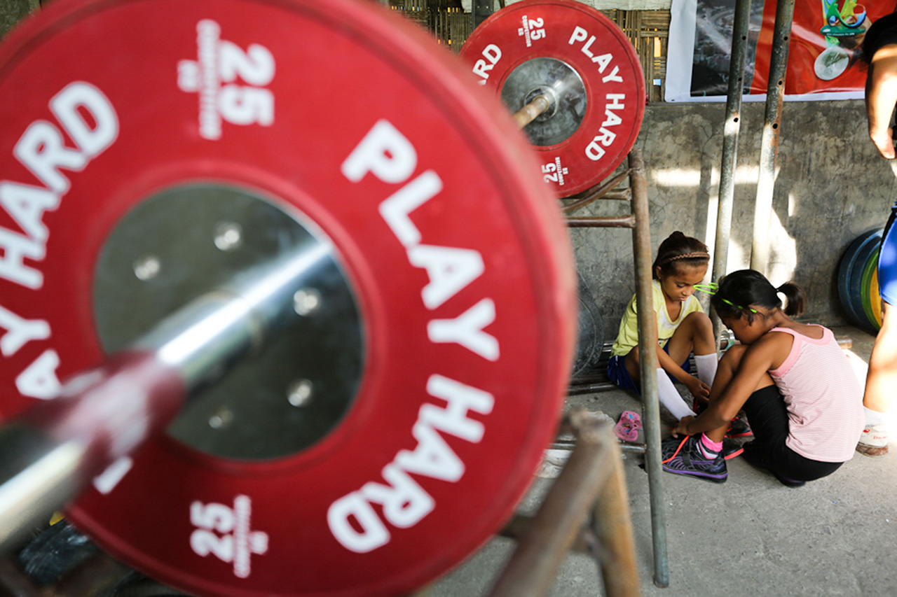 How Mampang carried Hidilyn Diaz to Olympic glory 25
